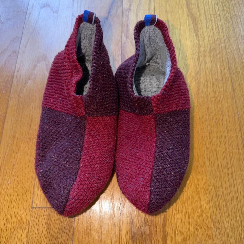Bombas Gripper Slippers Burgundy Red Knit Non-Slip House Shoe Small Womens 7-8.5